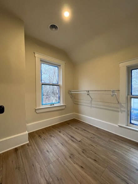 Master Closet - 1380 E 43rd St