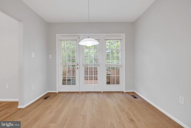 Building Photo - 7267 Olde Lantern Way