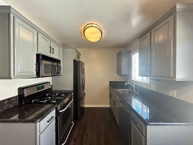 Building Photo - Beautiful 2BD/2BA W/ A/C and Reserved Parking in Normal Heights!