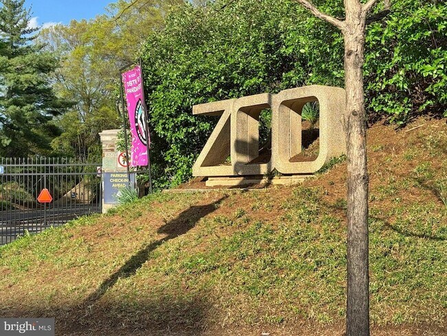 Building Photo - 1616 Kilbourne Pl NW