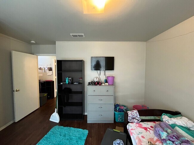 Building Photo - Coming Soon! Charming and Contemporary 3-B...