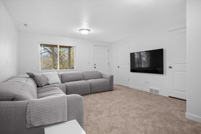 Building Photo - 645 S Plum Creek Ln E