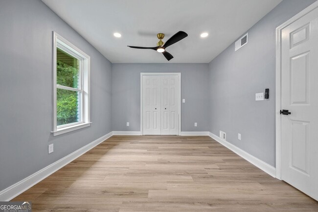 Building Photo - 3266 W Manor Ln SW