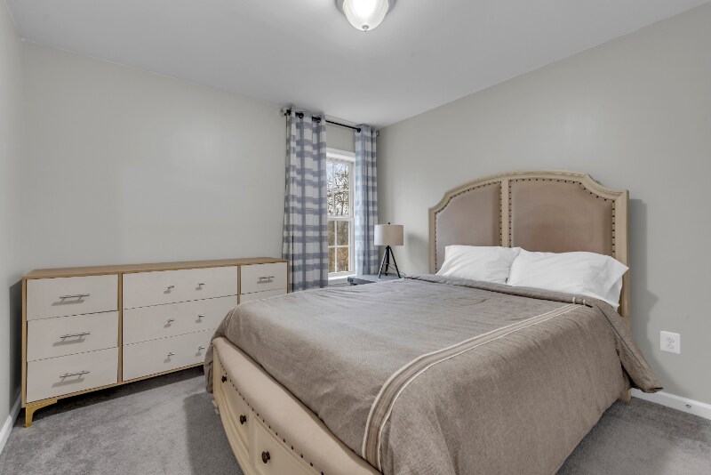 Building Photo - 7592 Holly Ridge Dr