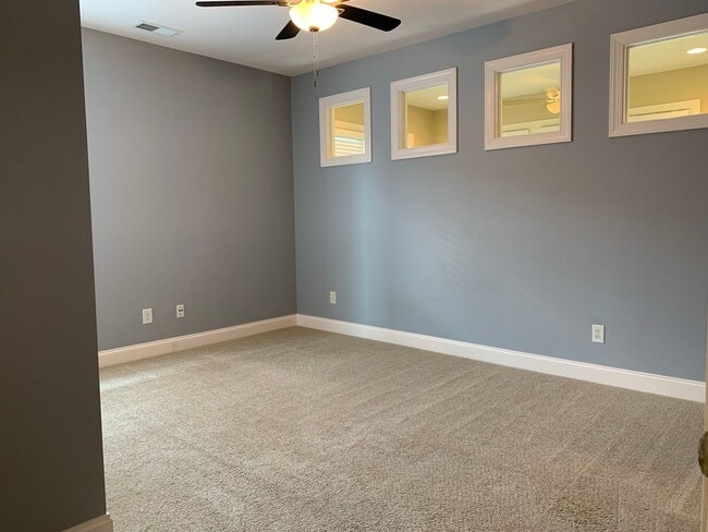 Building Photo - Stylish Germantown Townhome - Walkable Neighborhood