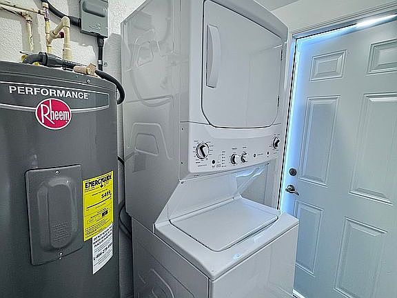 Building Photo - 1814 E Emma St