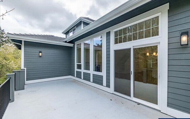 Building Photo - Spacious Custom Built Home in NW Corvallis