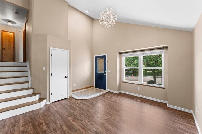 Building Photo - Beautiful 4 Bedroom Broadmoor Glen home - (D12 Schools)