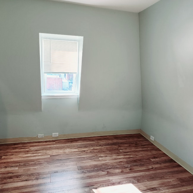 Primary Photo - 776 Main St