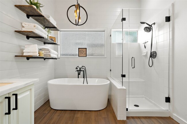 Building Photo - 10 Vinca Trail