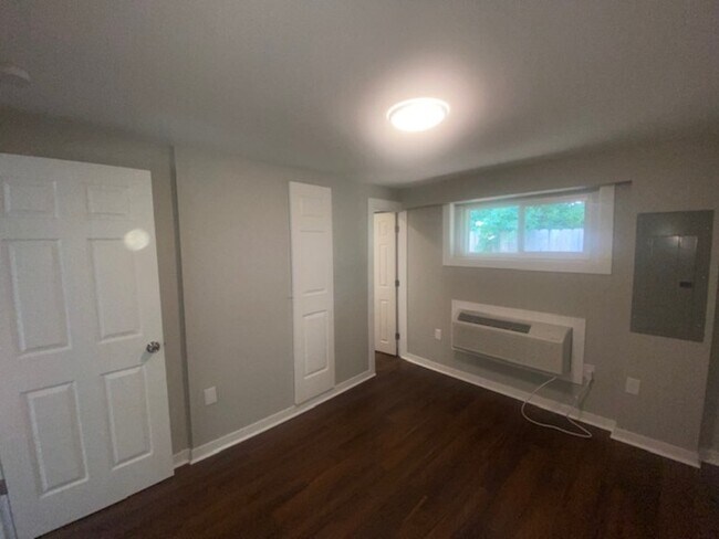 Building Photo - 75 W Moler St