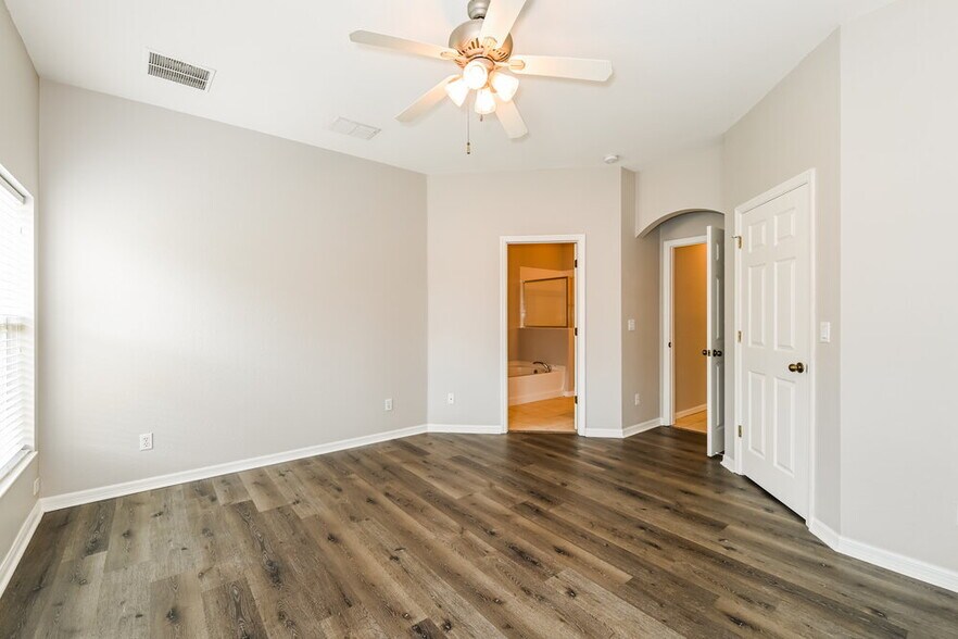 Building Photo - 11486 Lake Cypress Loop