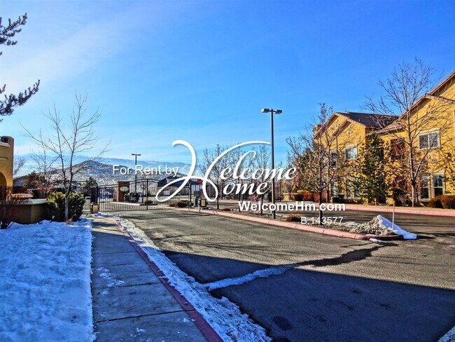 Building Photo - Spacious Triana North Townhome