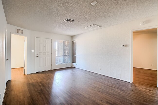 Building Photo - 2 Bedroom condo in Chandler