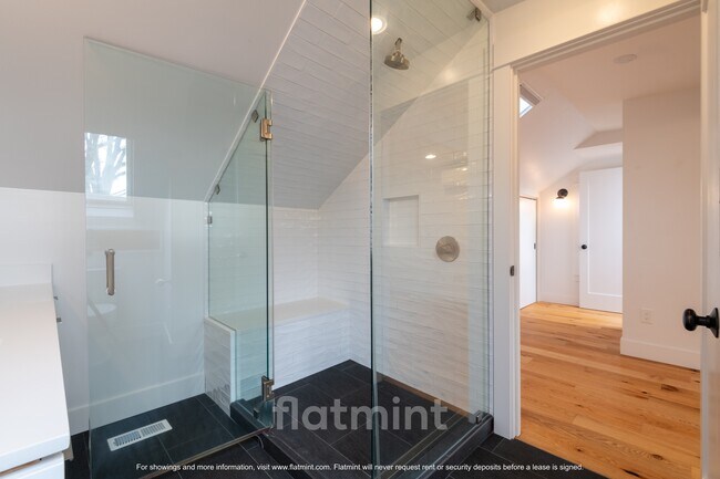 Building Photo - 2315 N 56th St