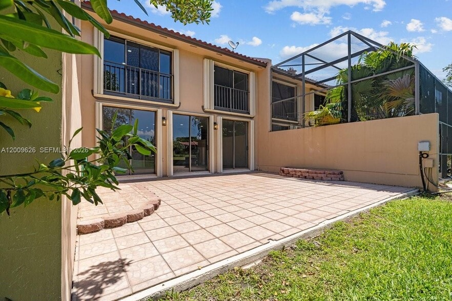 Building Photo - 3737 Alcantara Ave