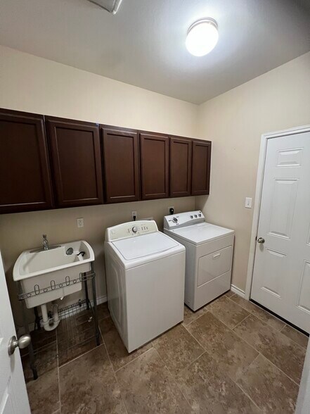 Building Photo - 107 Sago Dr