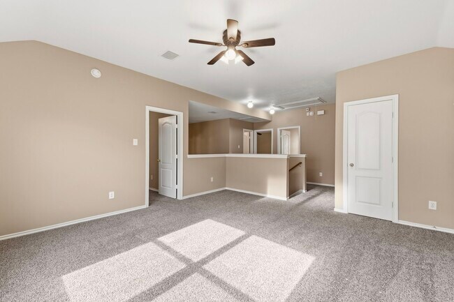Building Photo - 11822 Green Willow Falls Dr