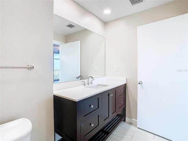 Building Photo - 1208 E Kennedy Blvd