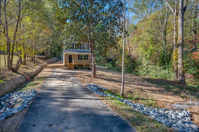 Building Photo - 143 Luckado St