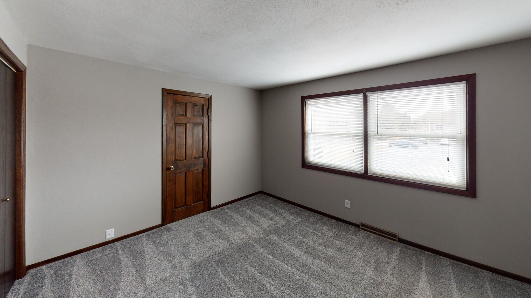 Building Photo - 1608 30th Ave