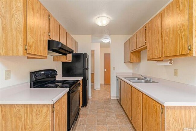 Building Photo - Great 1 bedroom condo just off Clear Acre Lane