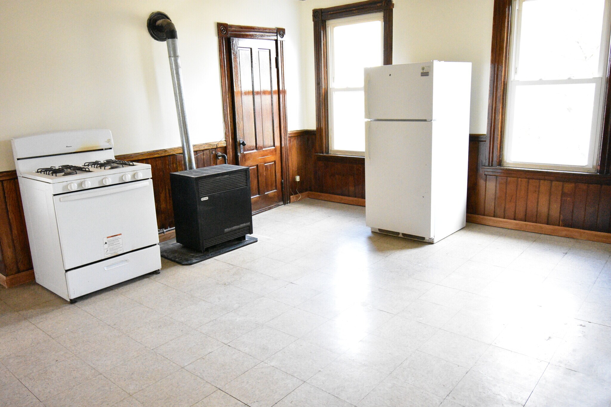 kitchen - 37 Vernon St