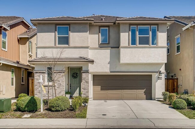 Primary Photo - Newer 4 Bedroom Home in Rocklin