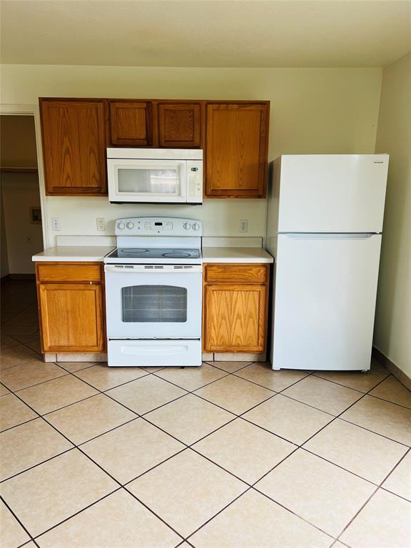 Building Photo - 703 Riverway Ln