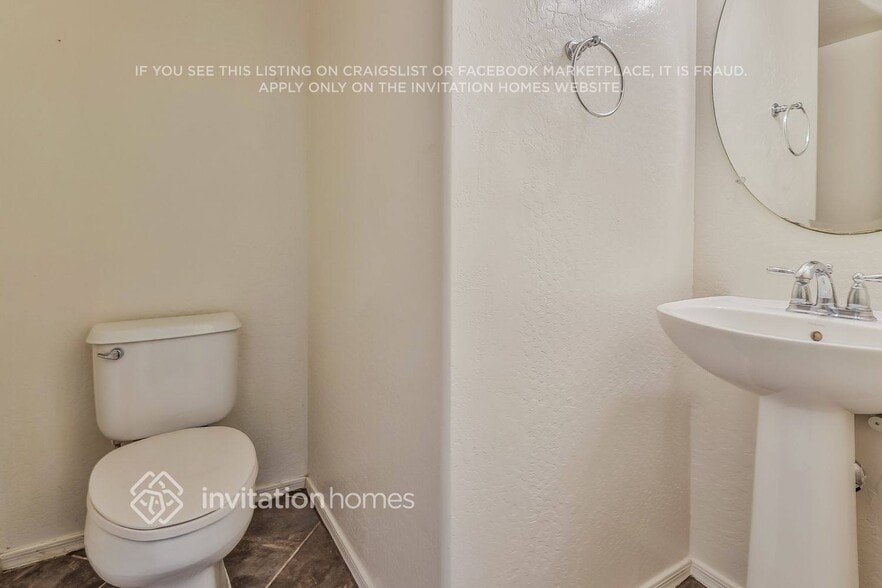 Building Photo - 4201 E Carla Vista Dr