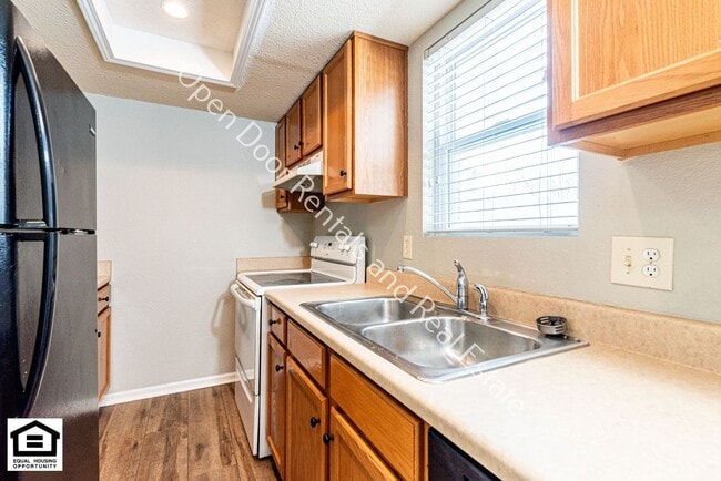 Building Photo - 7701-7729  E State Blvd