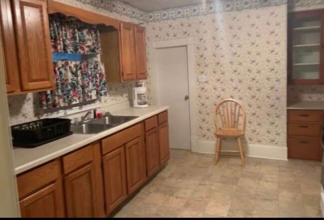 Building Photo - 756 3rd St