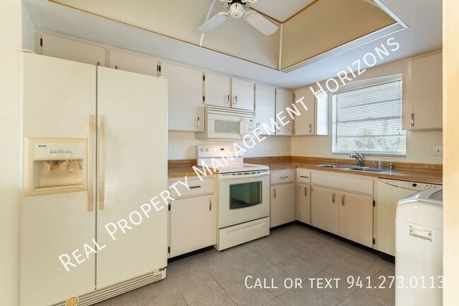 Building Photo - 4813 Independence Dr