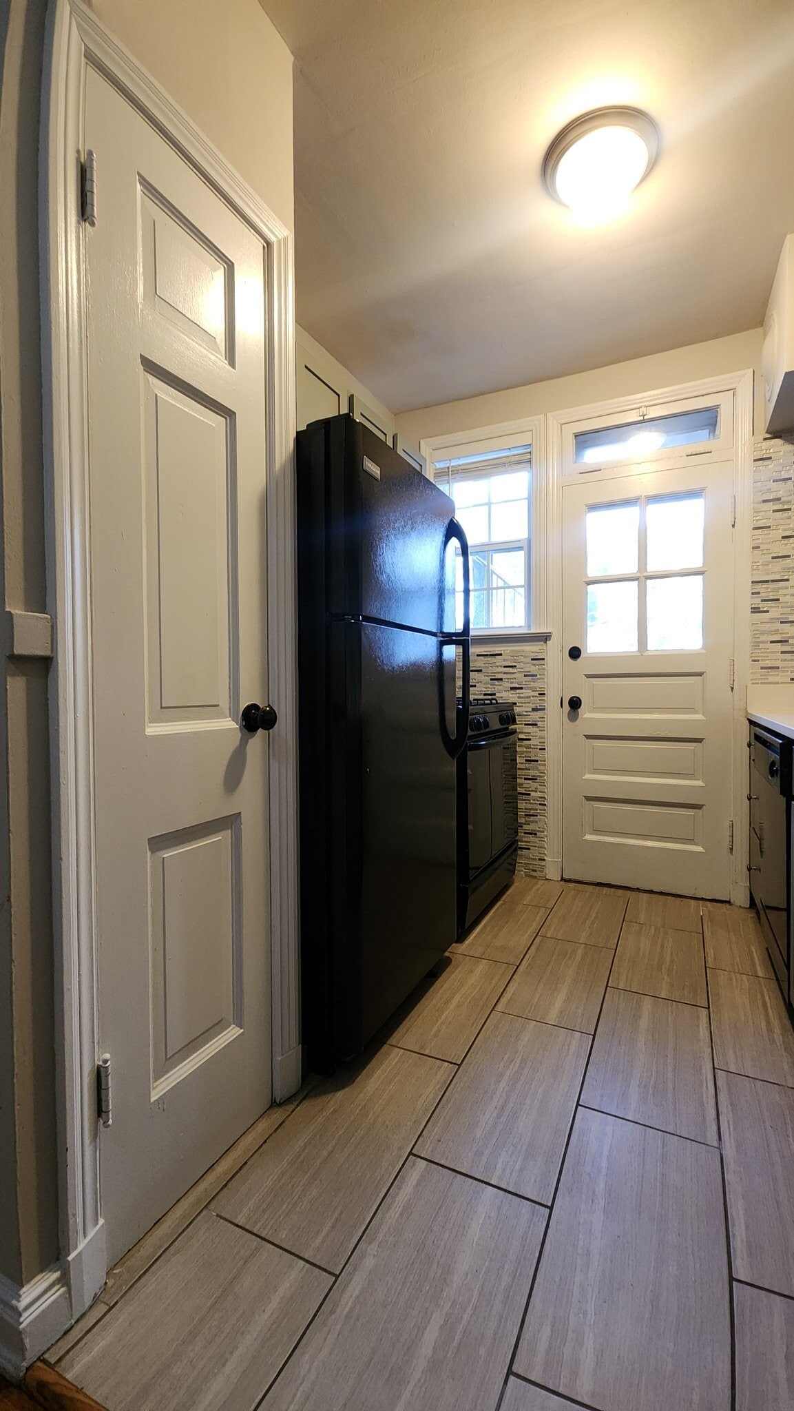 Building Photo - 1042 Sanford Ave