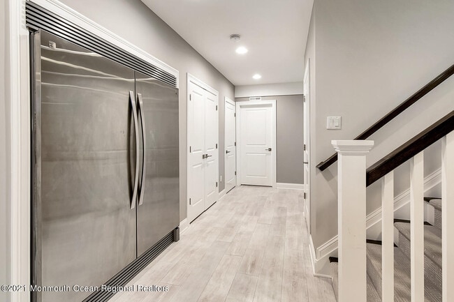 Building Photo - 2211 3rd Ave