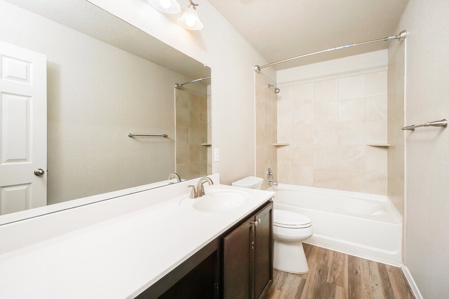 Building Photo - 3215 Pedernales Dr