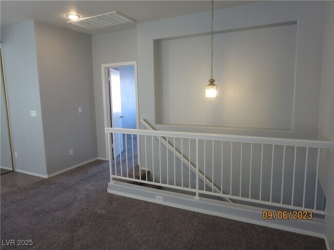 Building Photo - 989 Veranda View Ave