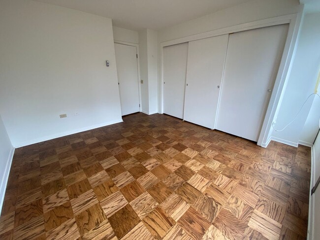 Building Photo - Light and Bright 1 bedroom 1 bath condo first hill