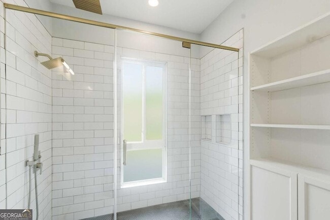 Building Photo - 850 Ormewood Ave SE