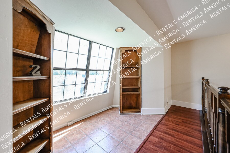 Building Photo - 5131 N 18th St