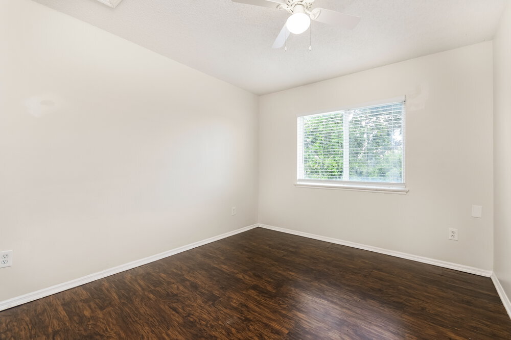 Building Photo - 1231 Heather Lake Dr