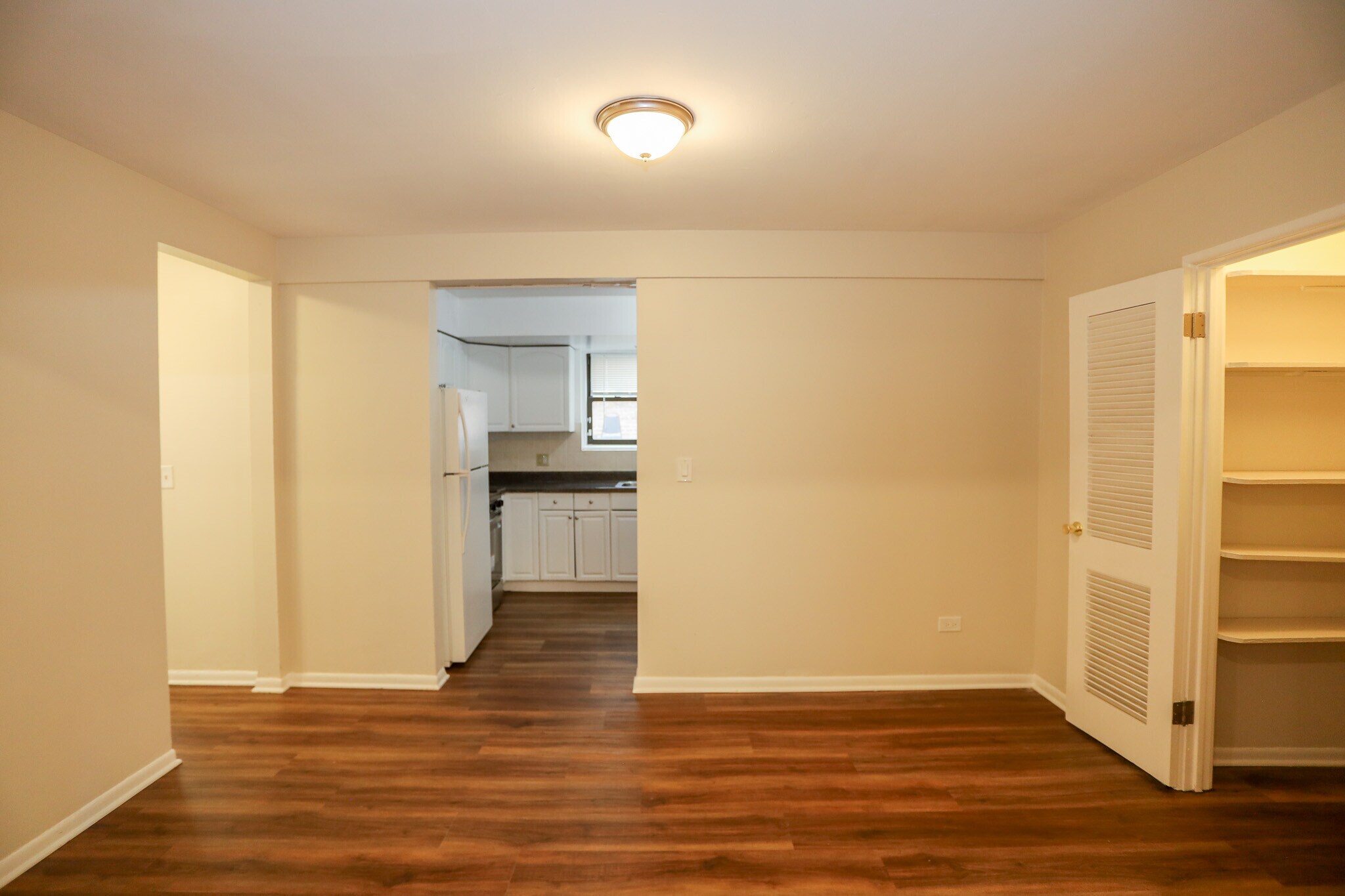 Building Photo - 9016 Lamon Ave