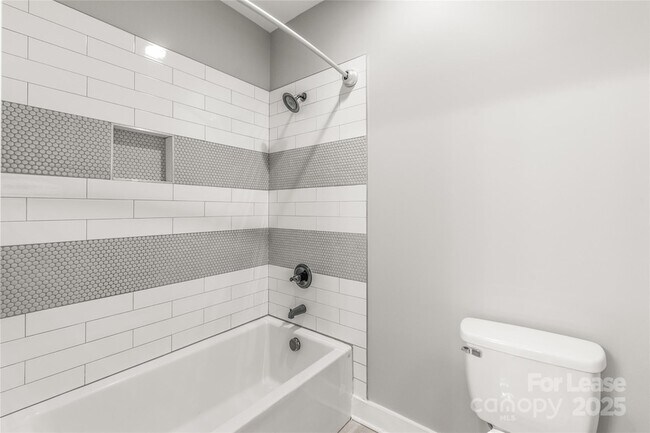 Building Photo - 712 Seldon Dr