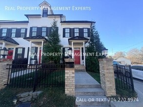 Building Photo - 269 W G St