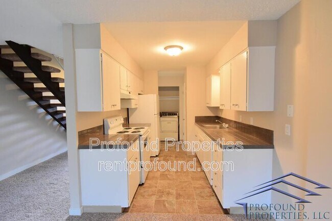 Building Photo - 6050 SW 130th Ave