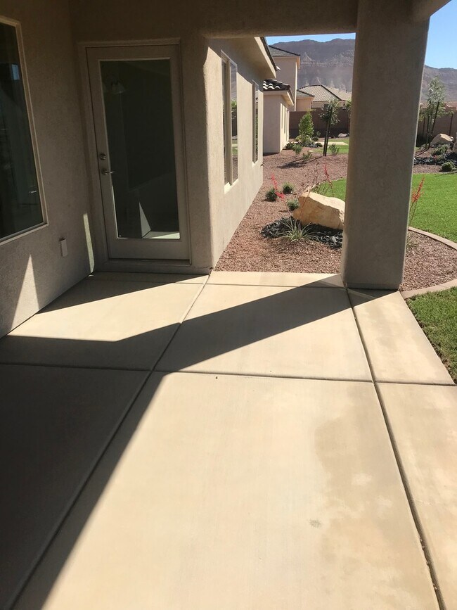 Building Photo - Beautiful Like New 4 bedroom home in Washington Fields!