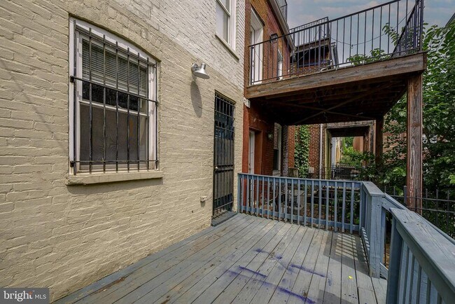 Building Photo - 2827 11th St NW