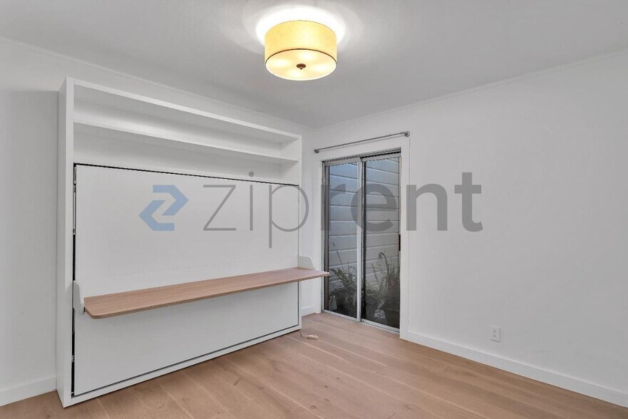 Building Photo - 1242 Francisco St