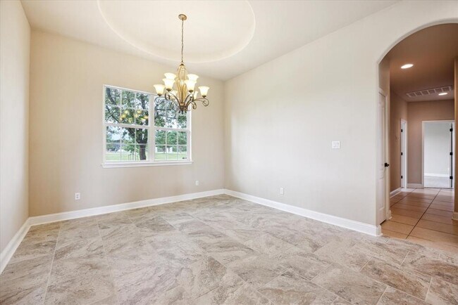 Building Photo - 144 Escondido Dr