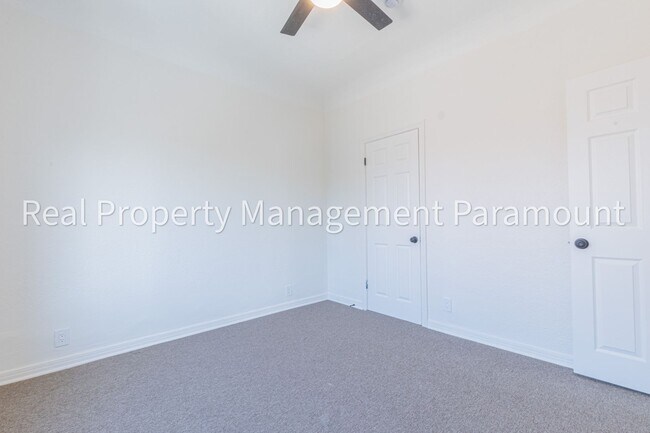 Building Photo - 2757 S Mansfield Ave